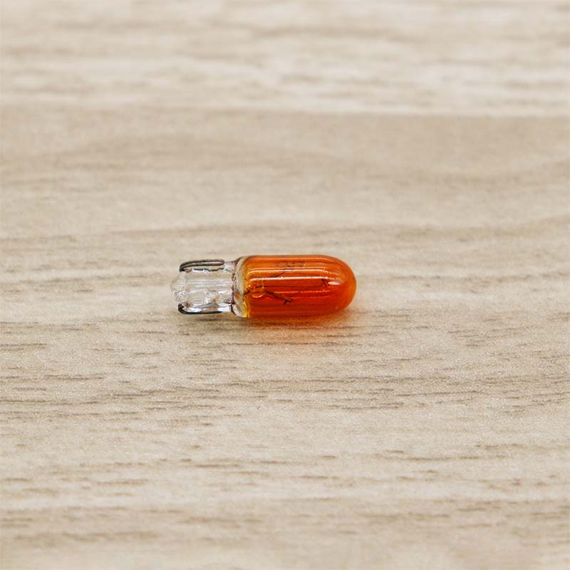 หลอดไฟเลี้ยว แบบเสียบ สีส้ม (T6.5) สำหรับมอเตอร์ไซค์  จำหน่ายราคาส่ง 10 หลอด ราคาพิเศษ