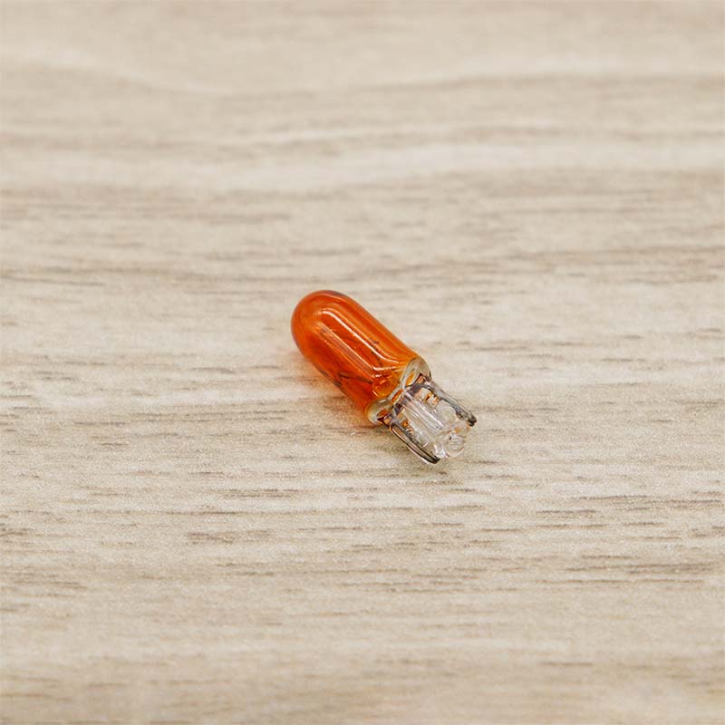 หลอดไฟเลี้ยว แบบเสียบ สีส้ม (T6.5) สำหรับมอเตอร์ไซค์  จำหน่ายราคาส่ง 10 หลอด ราคาพิเศษ