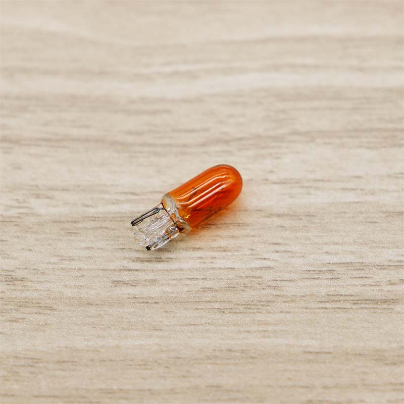 หลอดไฟเลี้ยว แบบเสียบ สีส้ม (T6.5) สำหรับมอเตอร์ไซค์  จำหน่ายราคาส่ง 10 หลอด ราคาพิเศษ