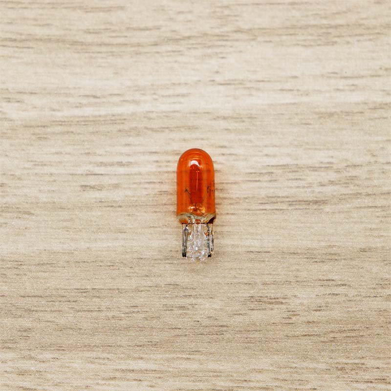 หลอดไฟเลี้ยว แบบเสียบ สีส้ม (T6.5) สำหรับมอเตอร์ไซค์  จำหน่ายราคาส่ง 10 หลอด ราคาพิเศษ
